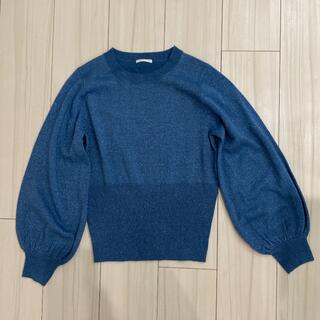 ジーユー(GU)のニット　セーター　キラキラ　ラメ　GU ジーユー　ブルー　青　トップス　長袖(ニット/セーター)