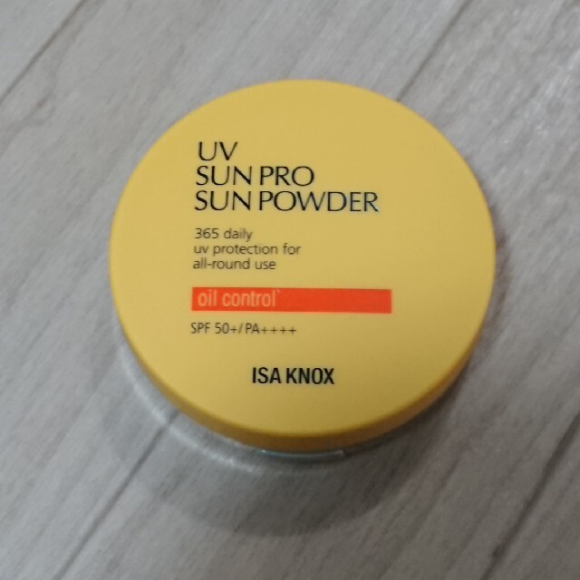 イザノックス  UVサンプロ365 オイルコントロール パウダー  日焼け止めパ コスメ/美容のベースメイク/化粧品(フェイスパウダー)の商品写真