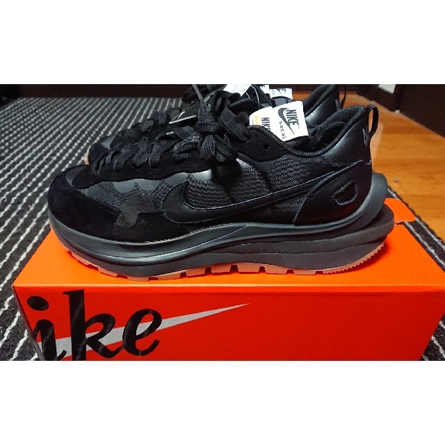 NIKE(ナイキ)のNIKE ヴェイパー ワッフル サカイ コラボ メンズの靴/シューズ(スニーカー)の商品写真