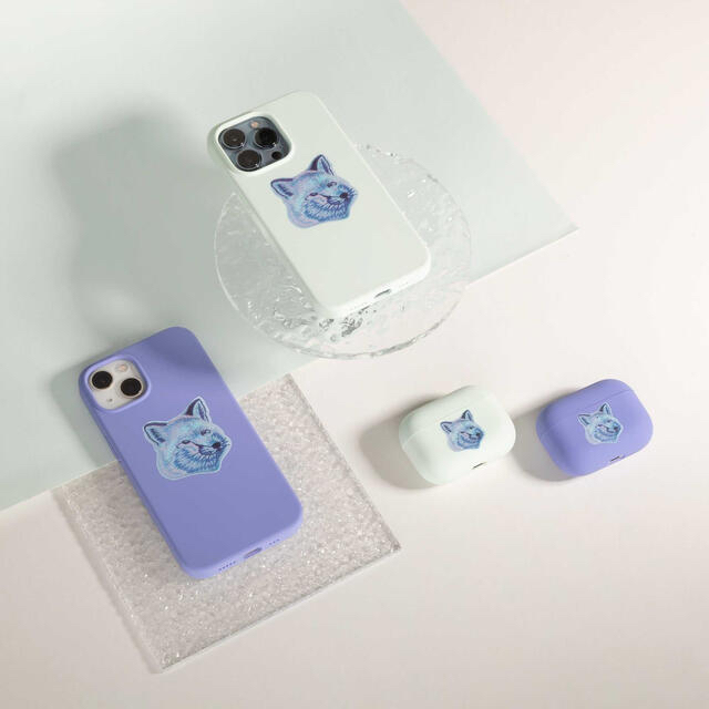 MAISON KITSUNE'(メゾンキツネ)のメゾンキツネ Cool-Tone AirPods Pro ケース (ミント)  スマホ/家電/カメラのスマホアクセサリー(モバイルケース/カバー)の商品写真