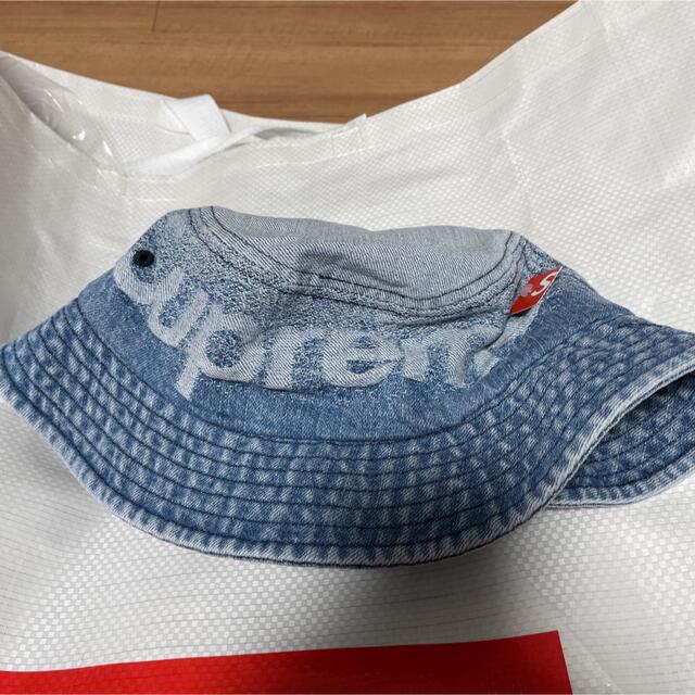 Supreme(シュプリーム)のSupreme Fade Jacquard Denim Crusher 青SM メンズの帽子(ハット)の商品写真