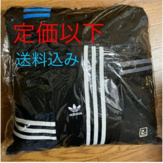 アディダス(adidas)の定価以下！【送料込み】adidasの古着をリメイクしたクッション(クッション)