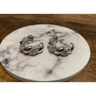 キラキラ　ピアス　美品(ピアス)