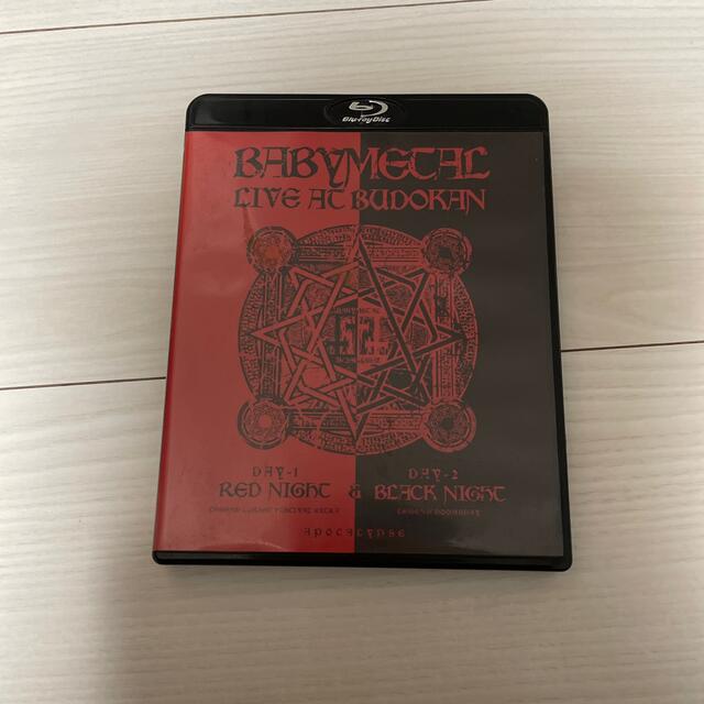 BABYMETAL(ベビーメタル)のBlu-ray「LIVE　AT　BUDOKAN～RED　NIGHT　＆　BLAC エンタメ/ホビーのDVD/ブルーレイ(ミュージック)の商品写真