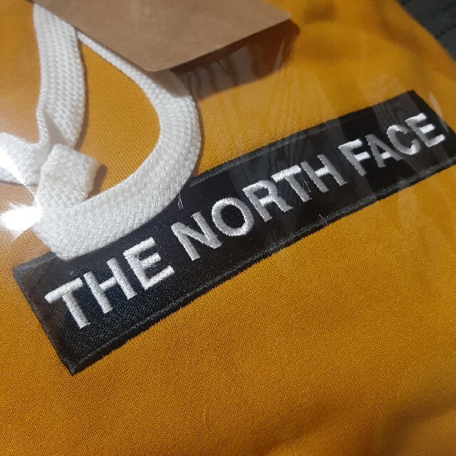 THE NORTH FACE(ザノースフェイス)のノースフェイス 長袖 パーカー シンプル M マスタード イエロー 刺繍ロゴ メンズのトップス(パーカー)の商品写真