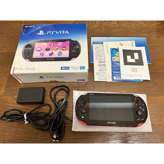 PlayStation Vita(プレイステーションヴィータ)のSONY PlayStationVITA 本体  PCH-2000 ZA15 エンタメ/ホビーのゲームソフト/ゲーム機本体(携帯用ゲーム機本体)の商品写真