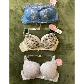 チュチュアンナ(tutuanna)の☆お値下げ☆チュチュアンナ下着3枚セット☆ブラジャー☆C75☆新品☆(ブラ)