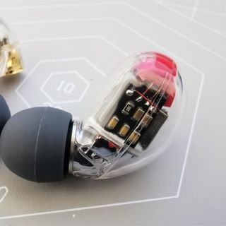独特な ソウルレッド 最後1点 DIY 純正部品使用-アップグレード12BA 独特な ソウルレッド 最後1点 DIY 純正部品使用-アップグレード12BA