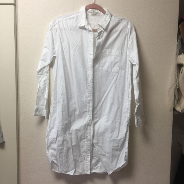 GU(ジーユー)の綿100% ホワイト ロングシャツ レディースのトップス(シャツ/ブラウス(長袖/七分))の商品写真