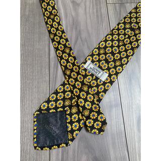 ジャンニヴェルサーチ(Gianni Versace)のヴェルサーチ　ネクタイ　ブラック　ロゴ　花柄　ドット　イタリア製　インポート(ネクタイ)