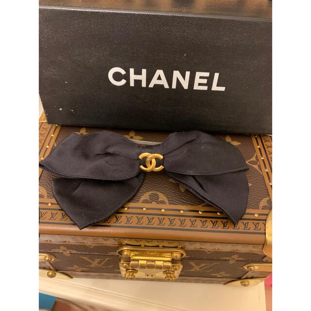 CHANEL リボンバレッタ　ゴールドCOCO