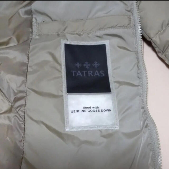 TATRAS(タトラス)のタトラス　ポリテアマ　人気色ベージュ レディースのジャケット/アウター(ダウンコート)の商品写真