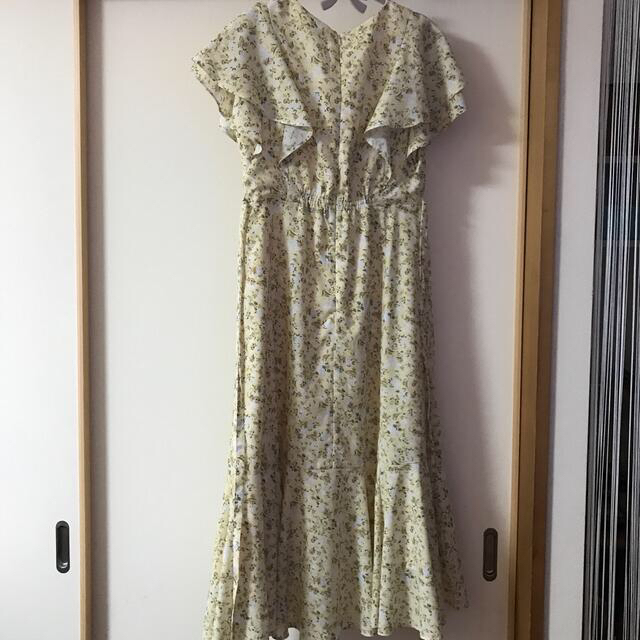 新品未使用 JUSGLITTY ラッフルスリーブプリントワンピース(¥13,500