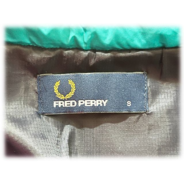 FRED PERRY(フレッドペリー)のFREDPERRY フレッドペリー ライトダウンジャケット F2170 軽量 メンズのジャケット/アウター(ダウンジャケット)の商品写真