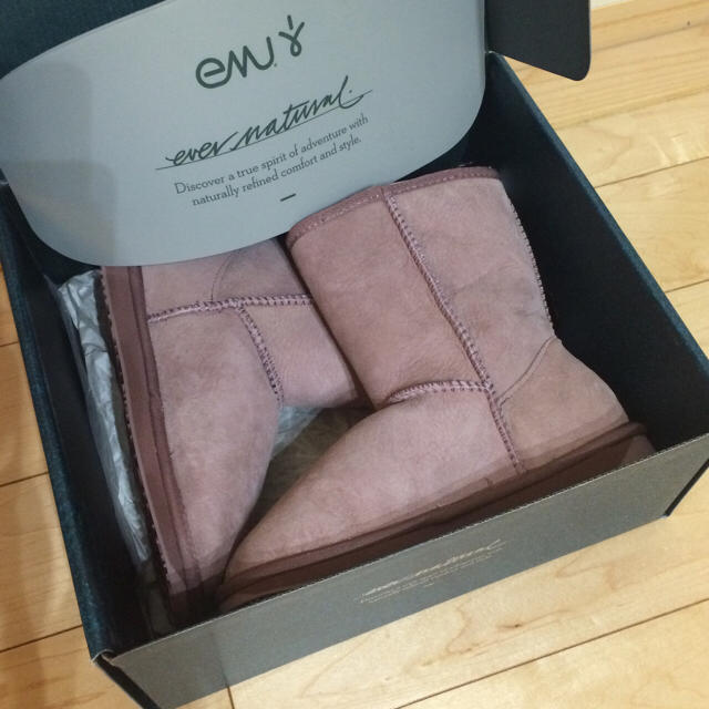 EMU(エミュー)の■すもも様専用■emu エミュー ムートン ブーツ stinger low 5 レディースの靴/シューズ(ブーツ)の商品写真