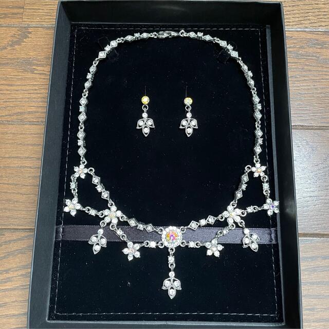 SWAROVSKI ネックレス＆ピアス❣️