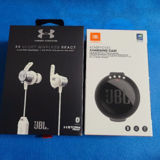 アンダーアーマー(UNDER ARMOUR)の(新品未使用) UA × JBL ワイヤレスイヤホン + JBL充電ケース(ヘッドフォン/イヤフォン)