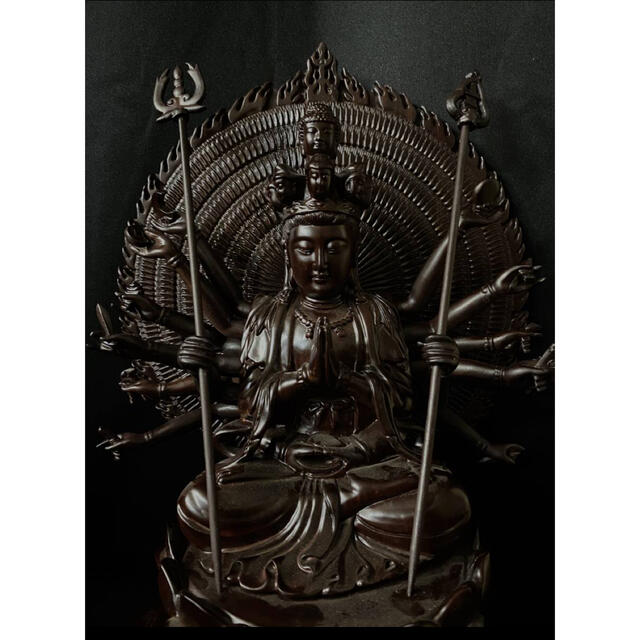 美術品/アンティーク珍品　黒壇材　仏教工芸品　木彫仏像　極上品　千手觀音菩薩座像