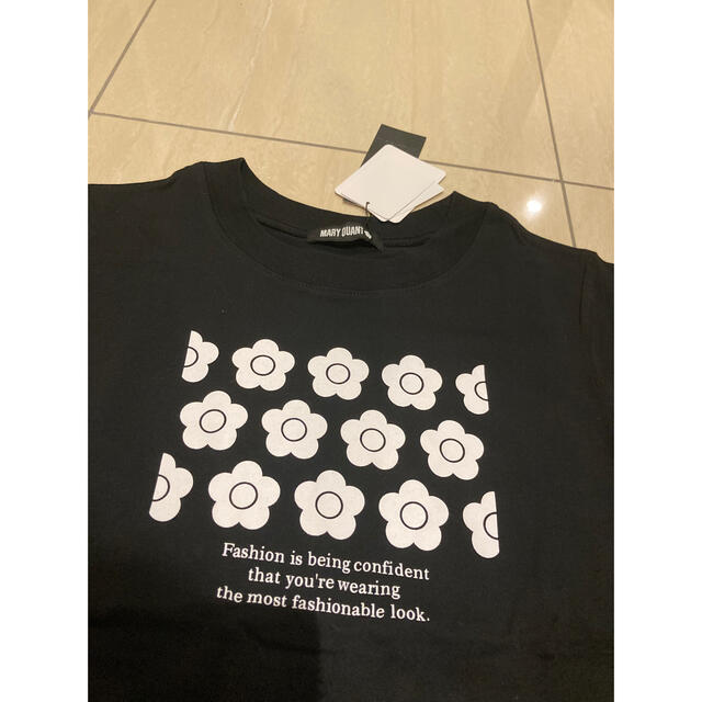 MARY QUANT(マリークワント)の新品MARY QUANT  マリークワント デイジー柄tシャツクロ レディースのトップス(Tシャツ(半袖/袖なし))の商品写真