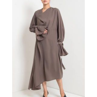 ハイク(HYKE)のHYKE ハイク ASYMMETRY DRESS サイズ1(ロングワンピース/マキシワンピース)