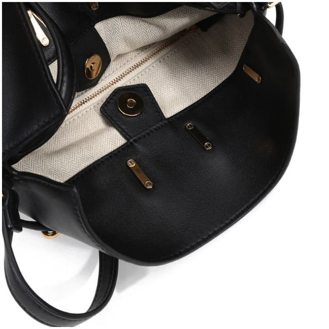 Tory Burch - 新品 匿名配送 トリーバーチ キラシェブロンミニ