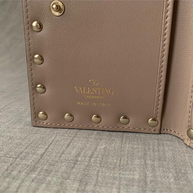 VALENTINO(ヴァレンティノ)の未使用 VALENTINO Rock Stud カードケース ロックスタッズ レディースのファッション小物(財布)の商品写真