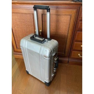 美品 ZERO HALLIBURTON ゼロハリ ZR21 アルミ　強靭 TSA