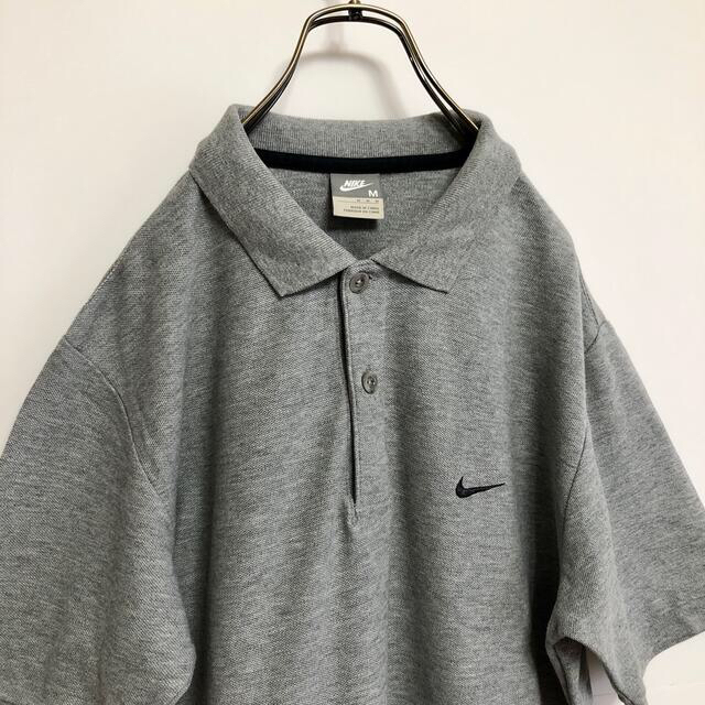 NIKE(ナイキ)の古着　ナイキ　半袖ポロシャツ　Ｍ　ワンポイント刺繍ロゴ メンズのトップス(ポロシャツ)の商品写真