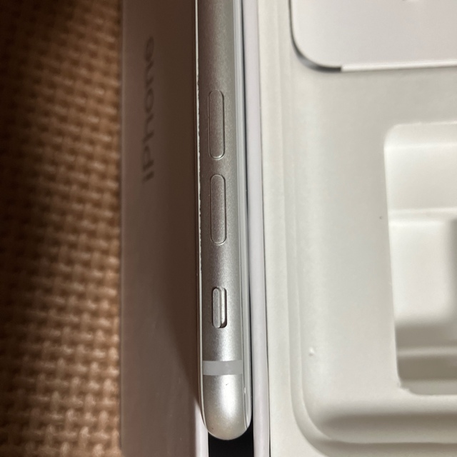 iPhone8 128GB Silver 初期化済　バッテリー86%