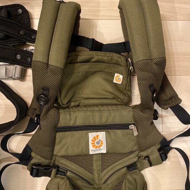 Ergobaby(エルゴベビー)のエルゴベビーオムニ360 クールエア　カーキ キッズ/ベビー/マタニティの外出/移動用品(抱っこひも/おんぶひも)の商品写真