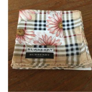 バーバリー(BURBERRY)のBurberry ハンカチ　新品(ハンカチ/ポケットチーフ)