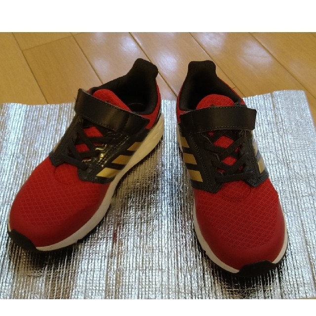 adidas(アディダス)のアディダス　20センチ　スニーカー キッズ/ベビー/マタニティのキッズ靴/シューズ(15cm~)(スニーカー)の商品写真