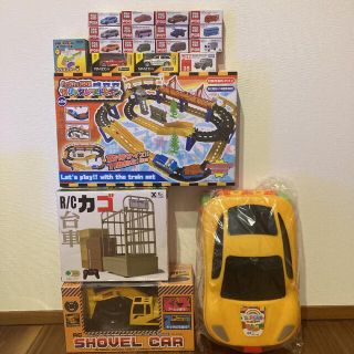 全て新品未使用）車 ラジコンショベルカー 男の子おもちゃまとめ売りの