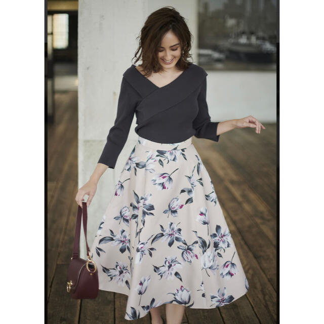 JUSGLITTY(ジャスグリッティー)のジャスグリッティー　フラワープリントスカート レディースのスカート(ひざ丈スカート)の商品写真