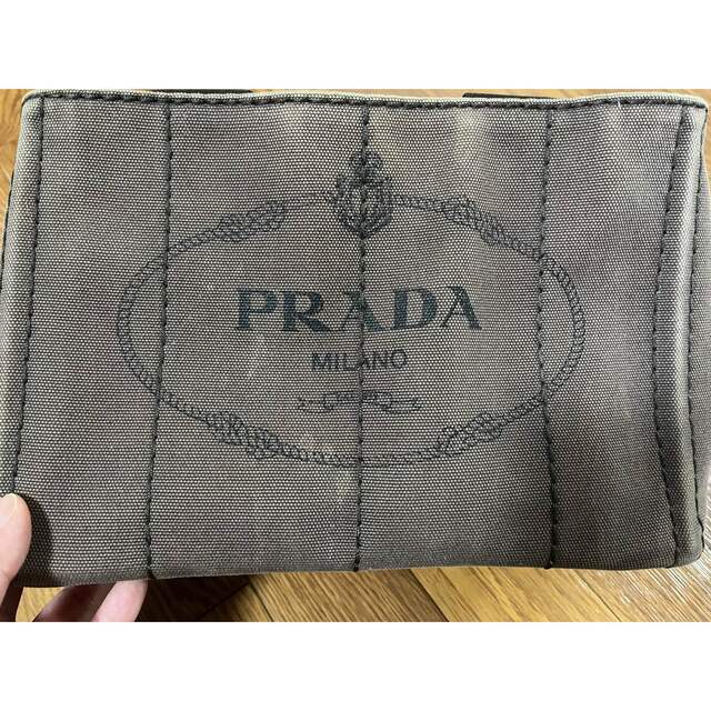 PRADA カナパ