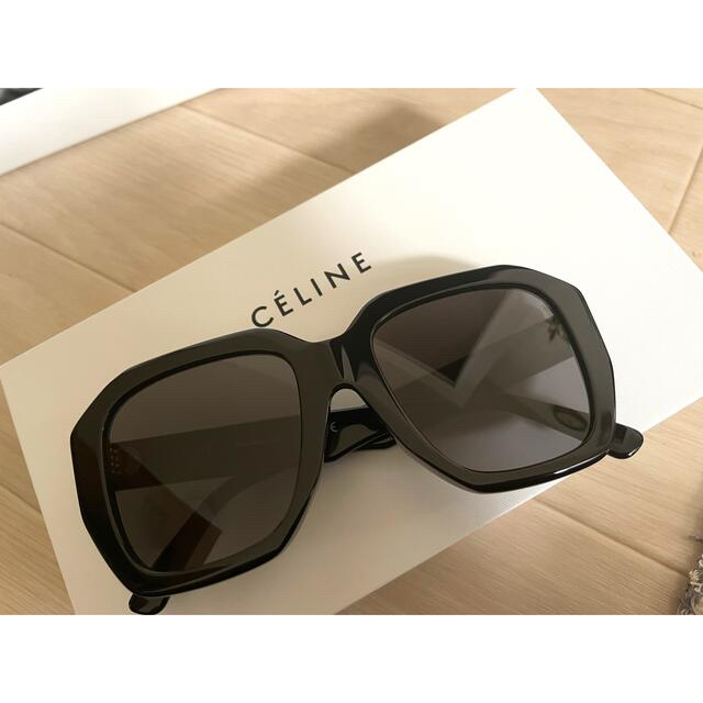 い出のひと時に、とびきりのおしゃれを！ celine - 【新品未使用】CELINE アジアンフィットサングラス　ブラック サングラス+メガネ