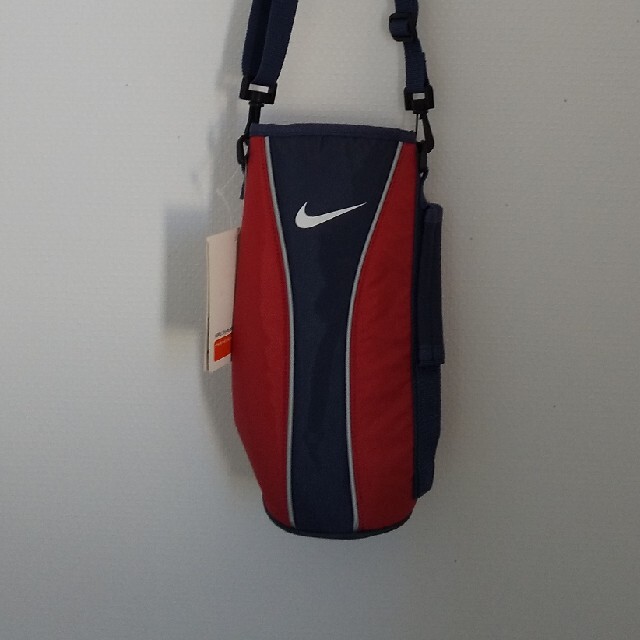 NIKE(ナイキ)のナイキ サーモス カバー ボトルホルダー NIKE THERMOS インテリア/住まい/日用品のキッチン/食器(弁当用品)の商品写真