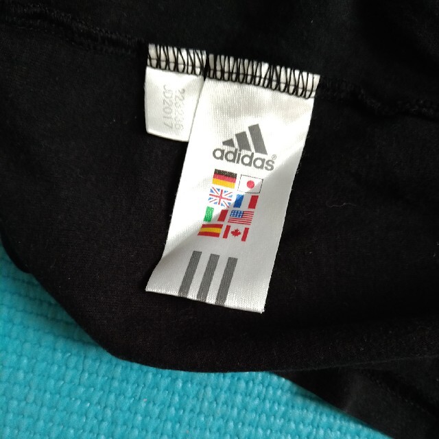 adidas(アディダス)のadidas アディダス　半袖Tシャツ　130 キッズ/ベビー/マタニティのキッズ服男の子用(90cm~)(Tシャツ/カットソー)の商品写真