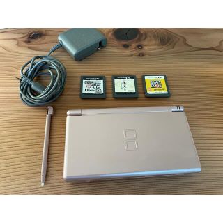 ニンテンドーDS(ニンテンドーDS)のNintendo DS 本体　＋　ソフト3つ(携帯用ゲーム機本体)