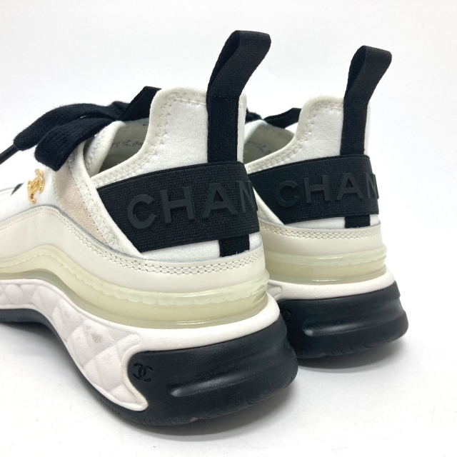 CHANEL(シャネル)のシャネル CHANEL ベルベット カーフ G35617 CC ココマーク シューズ スニーカー レザー/ファブリック ホワイト レディースの靴/シューズ(スニーカー)の商品写真