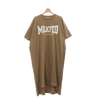 ミルクフェド(MILKFED.)のミルクフェド MILKFED. ワンピース プリントロゴ ONE SIZE 茶(ロングワンピース/マキシワンピース)