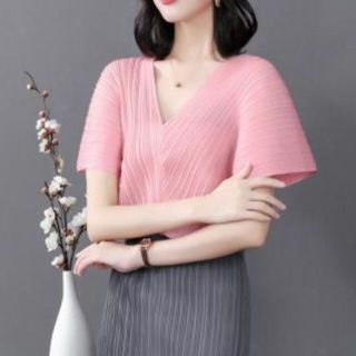 【新品未使用】高級 上質 プリーツ トップス 半袖