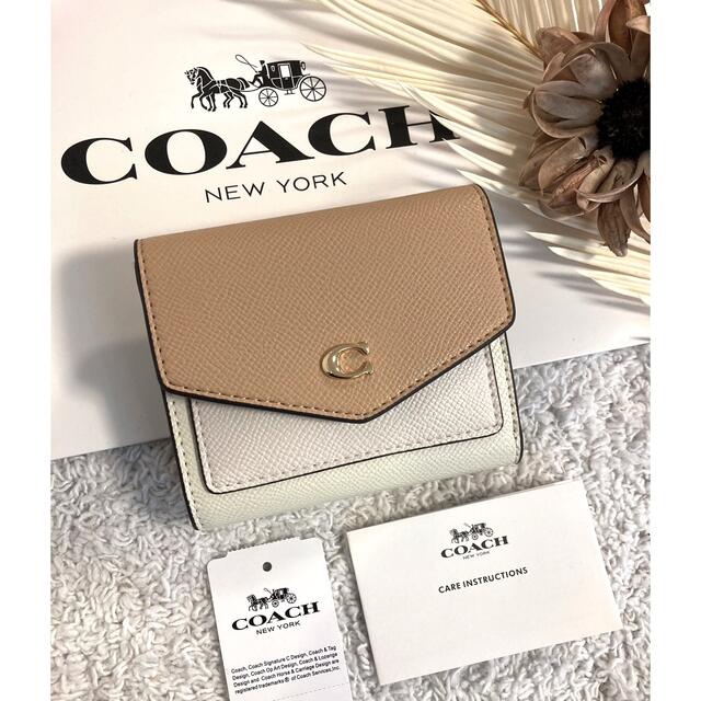 ❤︎新品・未使用❤︎　COACH コーチ 三つ折り財布 シグネチャー 花柄