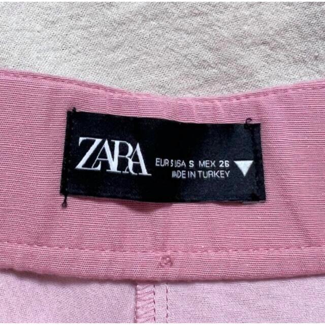 ZARA(ザラ)の【ZARA】ハイウエストバミューダパンツ レディースのパンツ(ショートパンツ)の商品写真