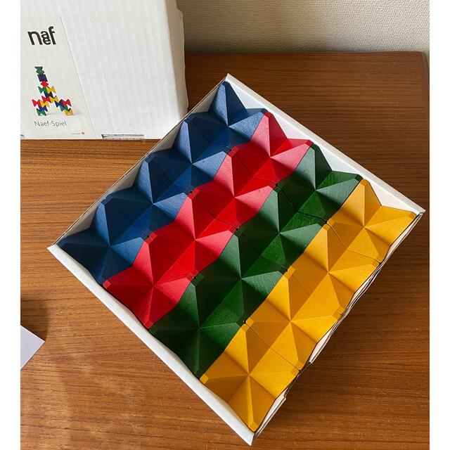 【専用ページ】naef naef-spiel ネフスピール16pcs.   キッズ/ベビー/マタニティのおもちゃ(知育玩具)の商品写真