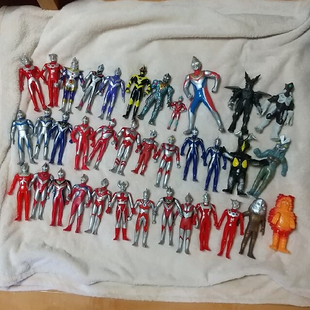 ☆送料込☆ウルトラマン&怪獣のソフビ36体まとめ売り・USEDの ☆送料込☆ウルトラマン&怪獣のソフビ36体まとめ売り・USEDの
