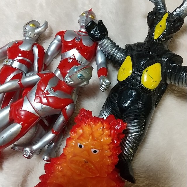 ☆送料込☆ウルトラマン&怪獣のソフビ36体まとめ売り・USEDの ☆送料込☆ウルトラマン&怪獣のソフビ36体まとめ売り・USEDの