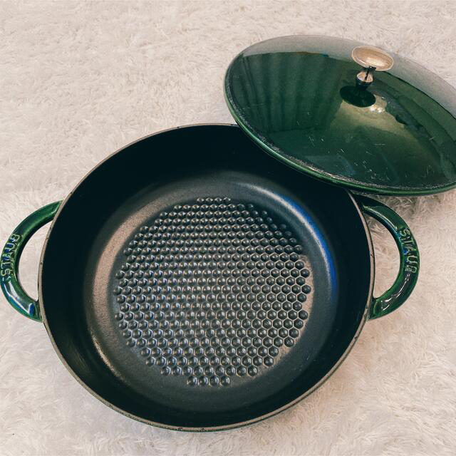 キッチン/食器Staub グリーン色鍋