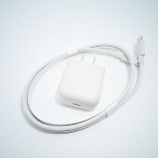 アイコス(IQOS)のILUMA  アイコス イルマ　充電器　　新品　う(タバコグッズ)