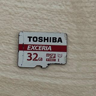 トウシバ(東芝)の東芝 exceria マイクロ　micro sdカード　32gb クラス10(その他)